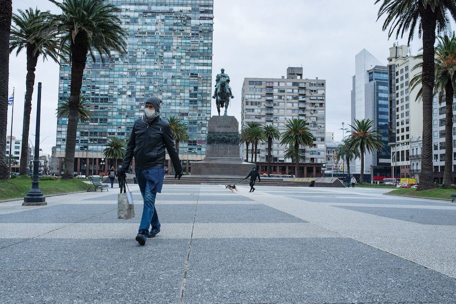 Uruguay's Plaza Independencia